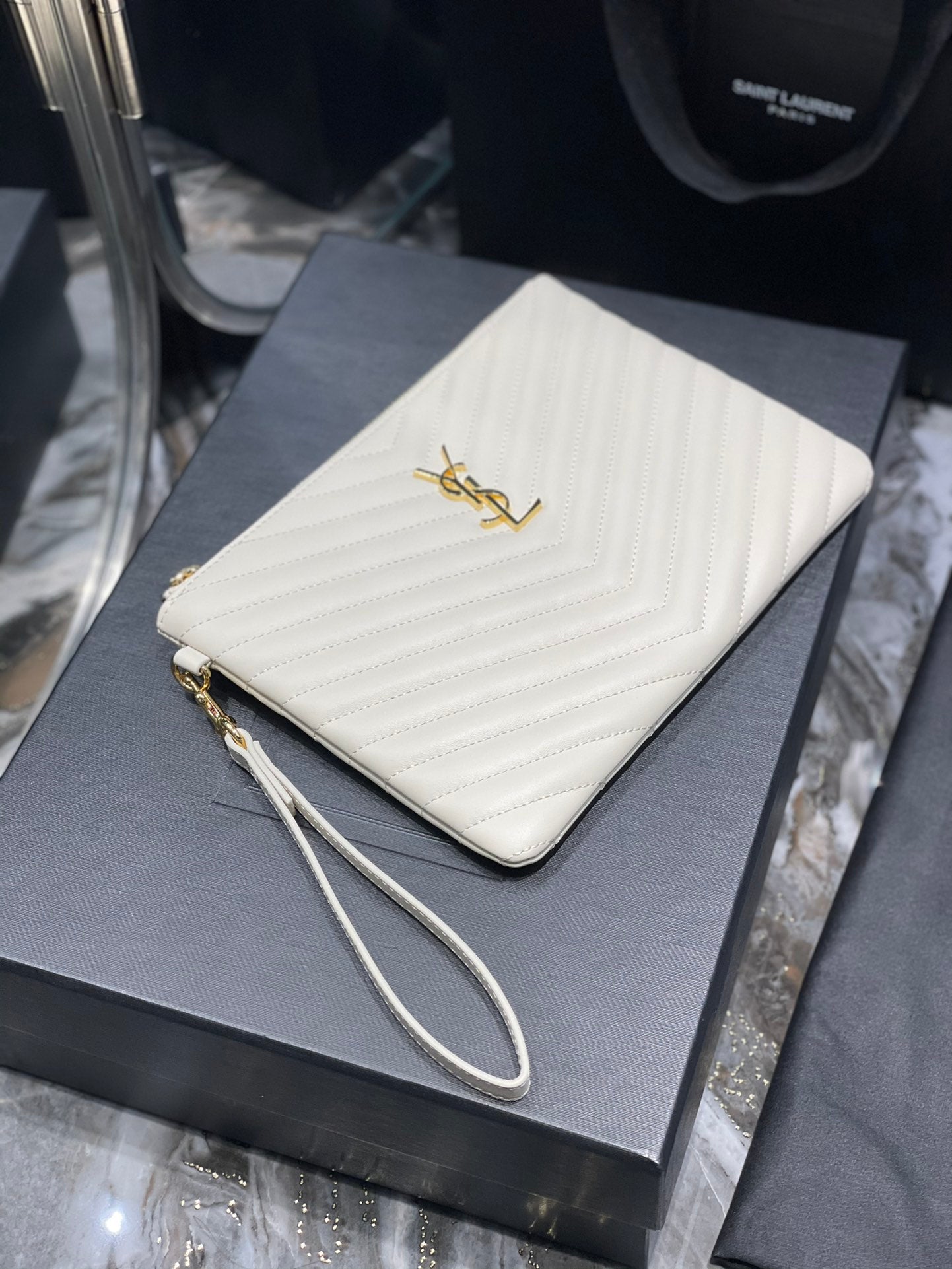 YSL 提花拼接文件手拿包-白色金扣-24cm