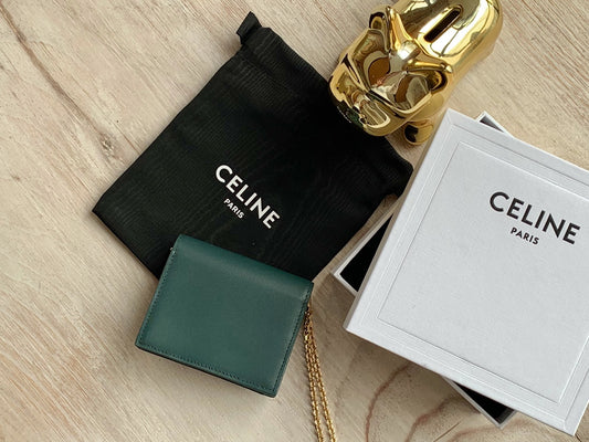 Celine 亮澤牛皮革鏈條卡包