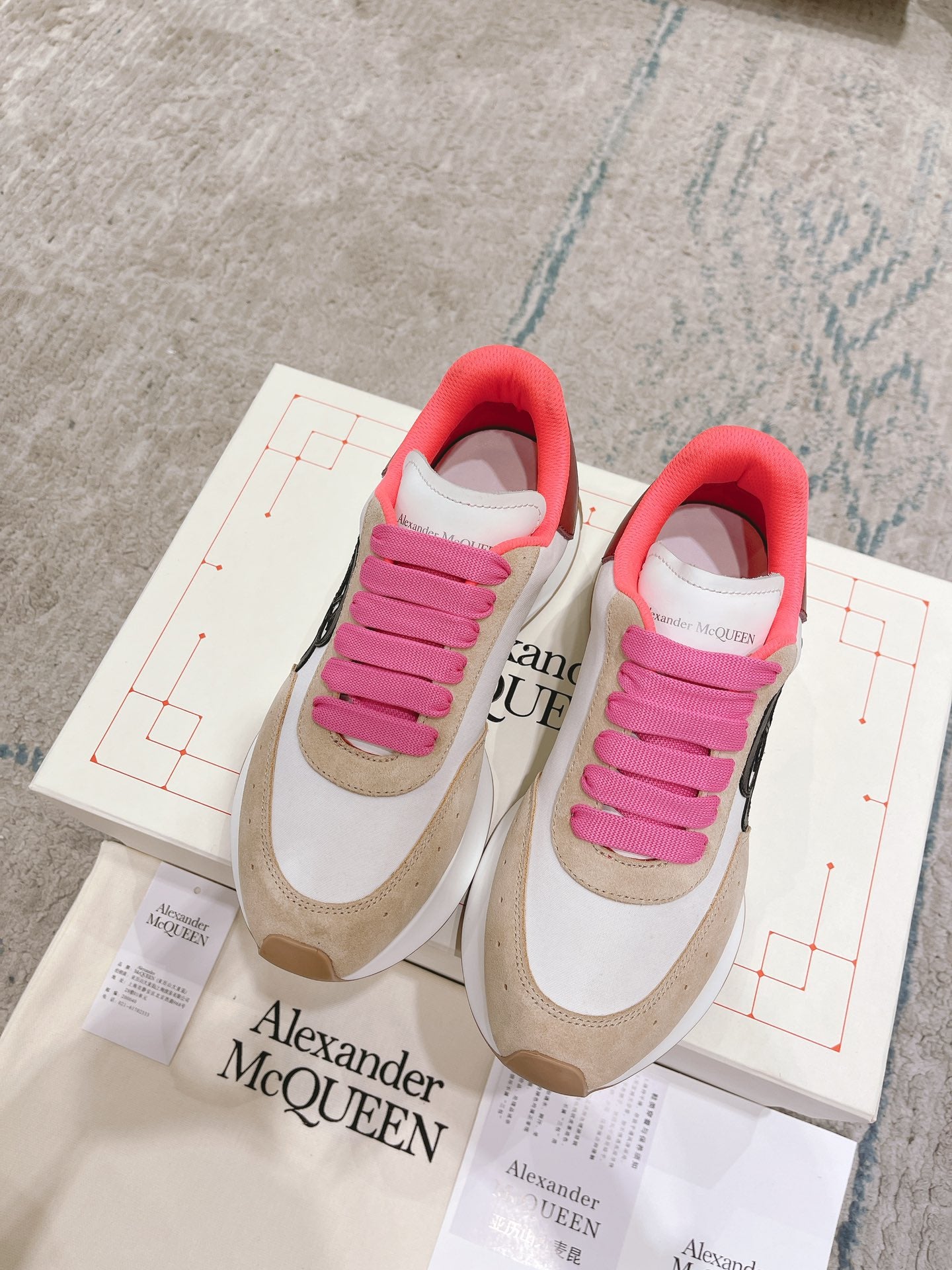 麥M昆-2022最新 厚底字母小白鞋 男女同款