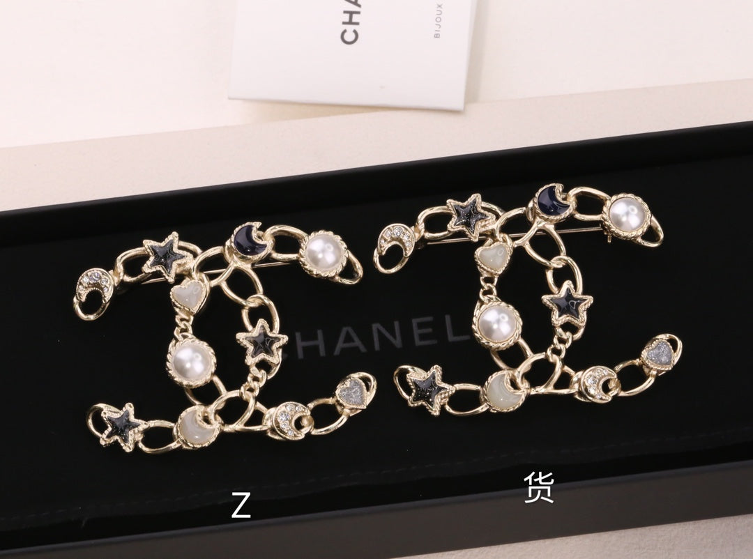 Chanel 胸針