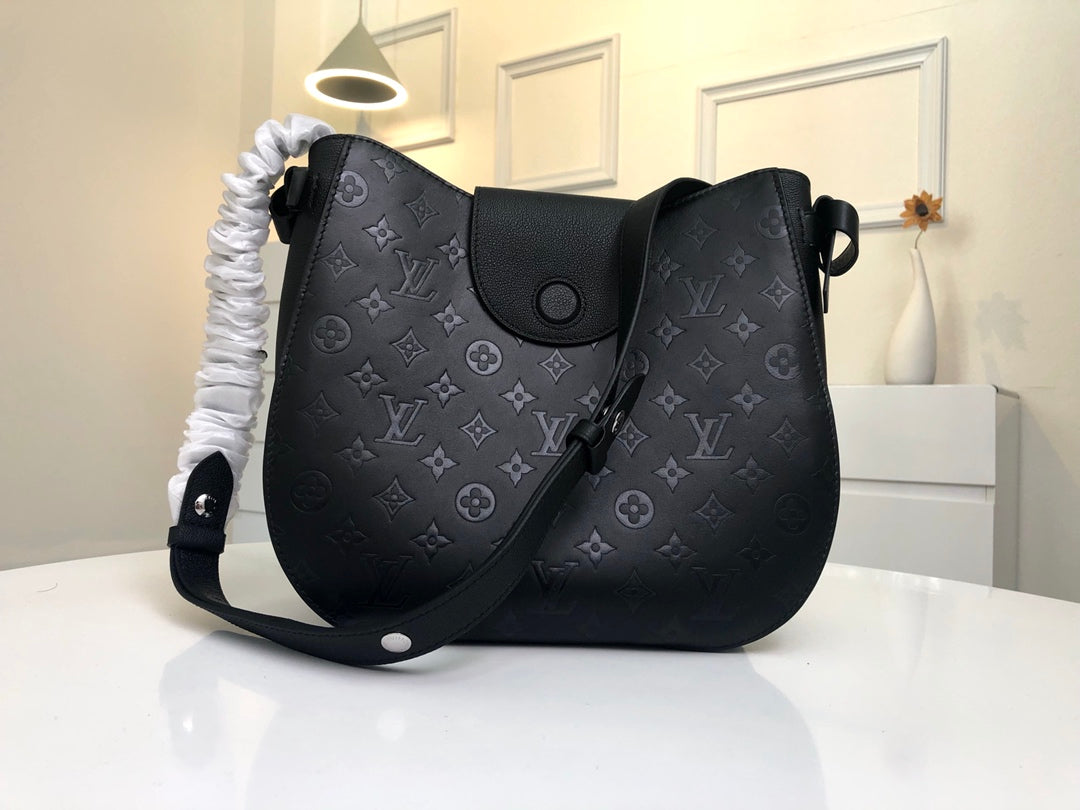 M53346 路L家-SAC VERY HOBO 琴譜包 黑色