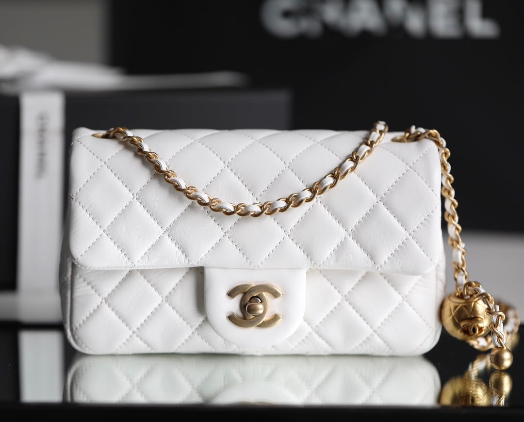 Chanel 金球CF口蓋包-白色