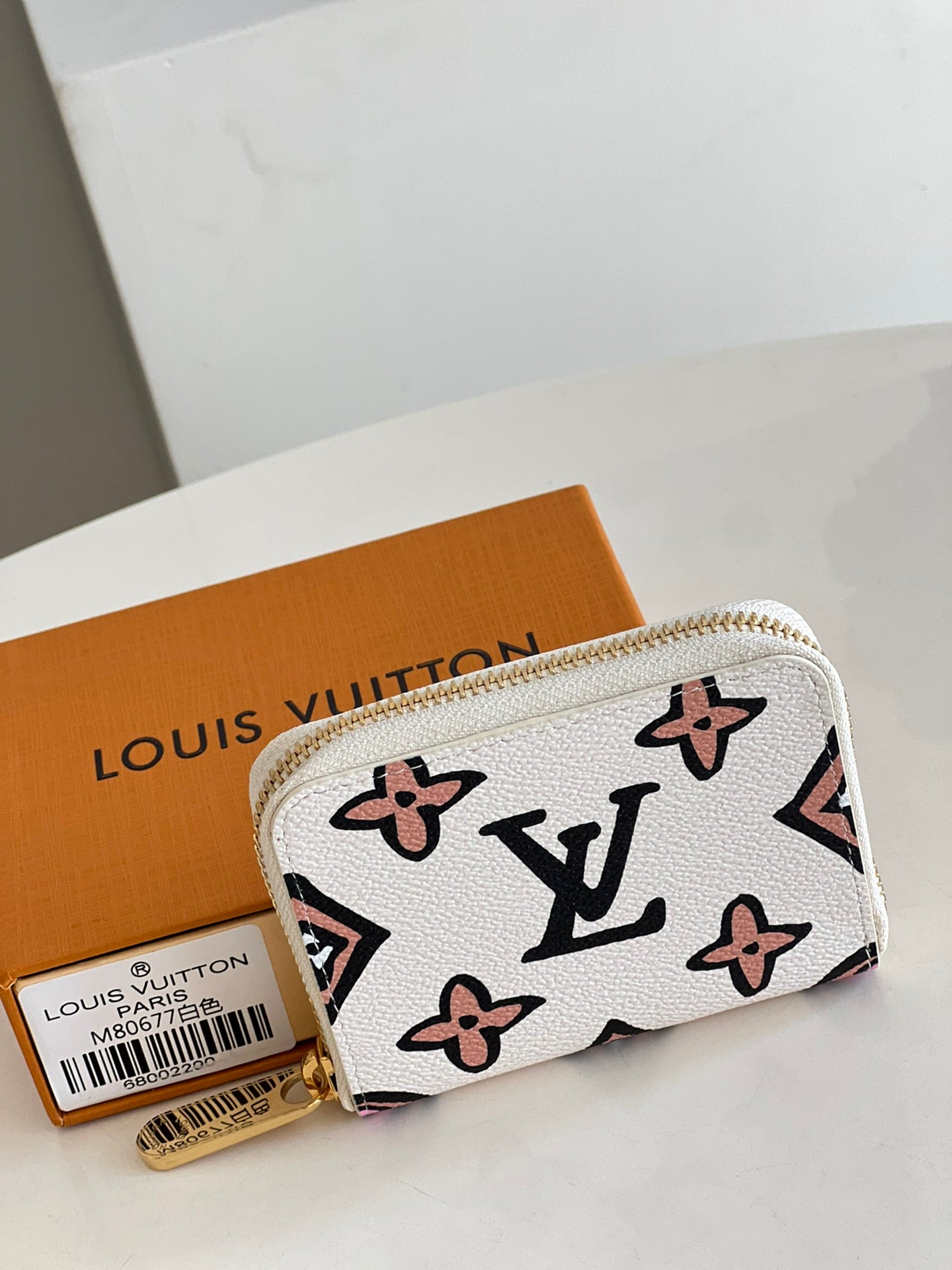 LV M80677 白色豹紋拉鍊卡包