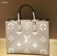 M45494 路L家-Onthego Tote 包 中號 上身照