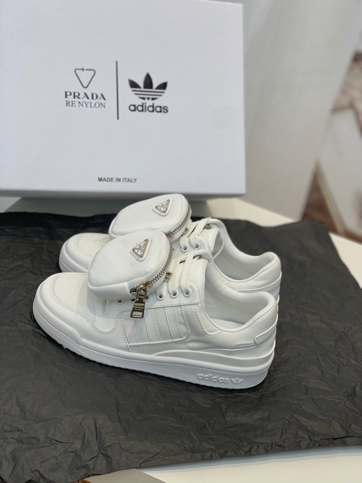 Prada 鞋-Prada x adidas 聯名款 運動休閒鞋
