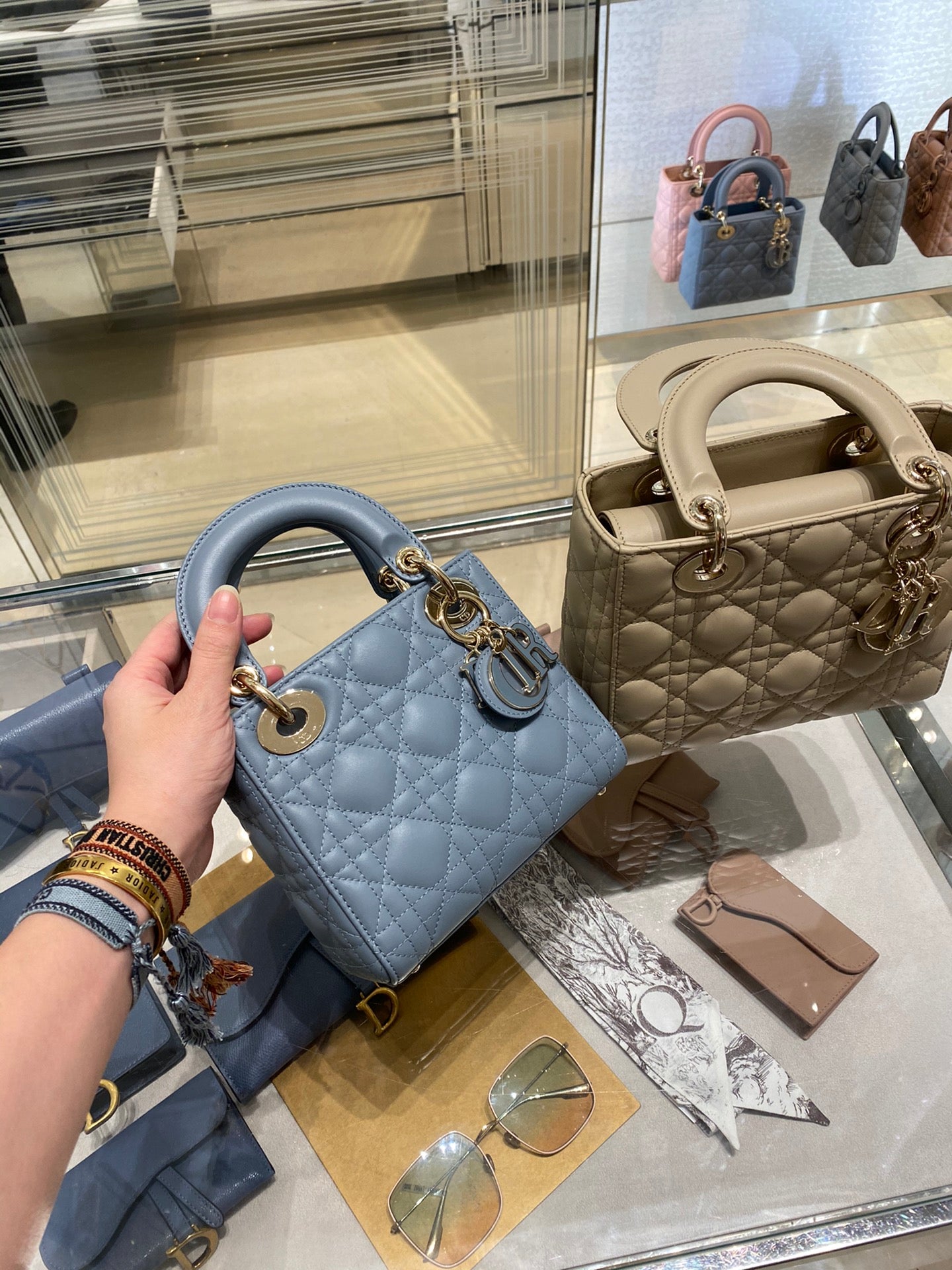 Dior-Mini Lady Dior手袋-三格黛妃-17cm-天藍珐瑯扣