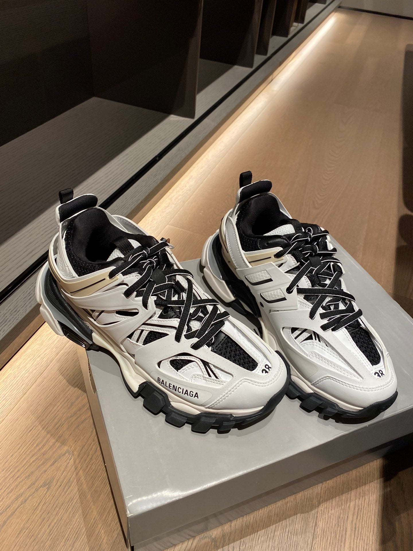 Balenciaga 巴黎世家-老爹鞋