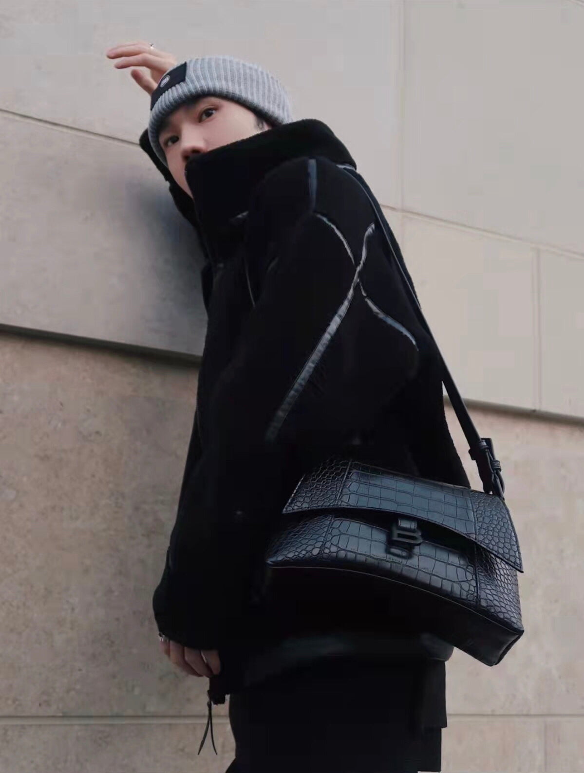 巴黎世-斜背沙漏包