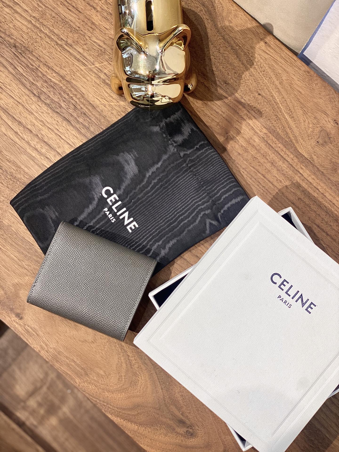 Celine STRAP 小號粒面三折短夾