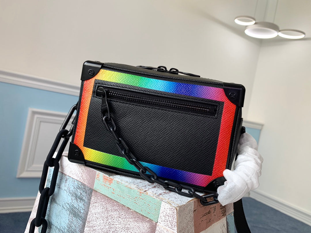 M30351 路L家-MINI SOFT TRUNK 手袋