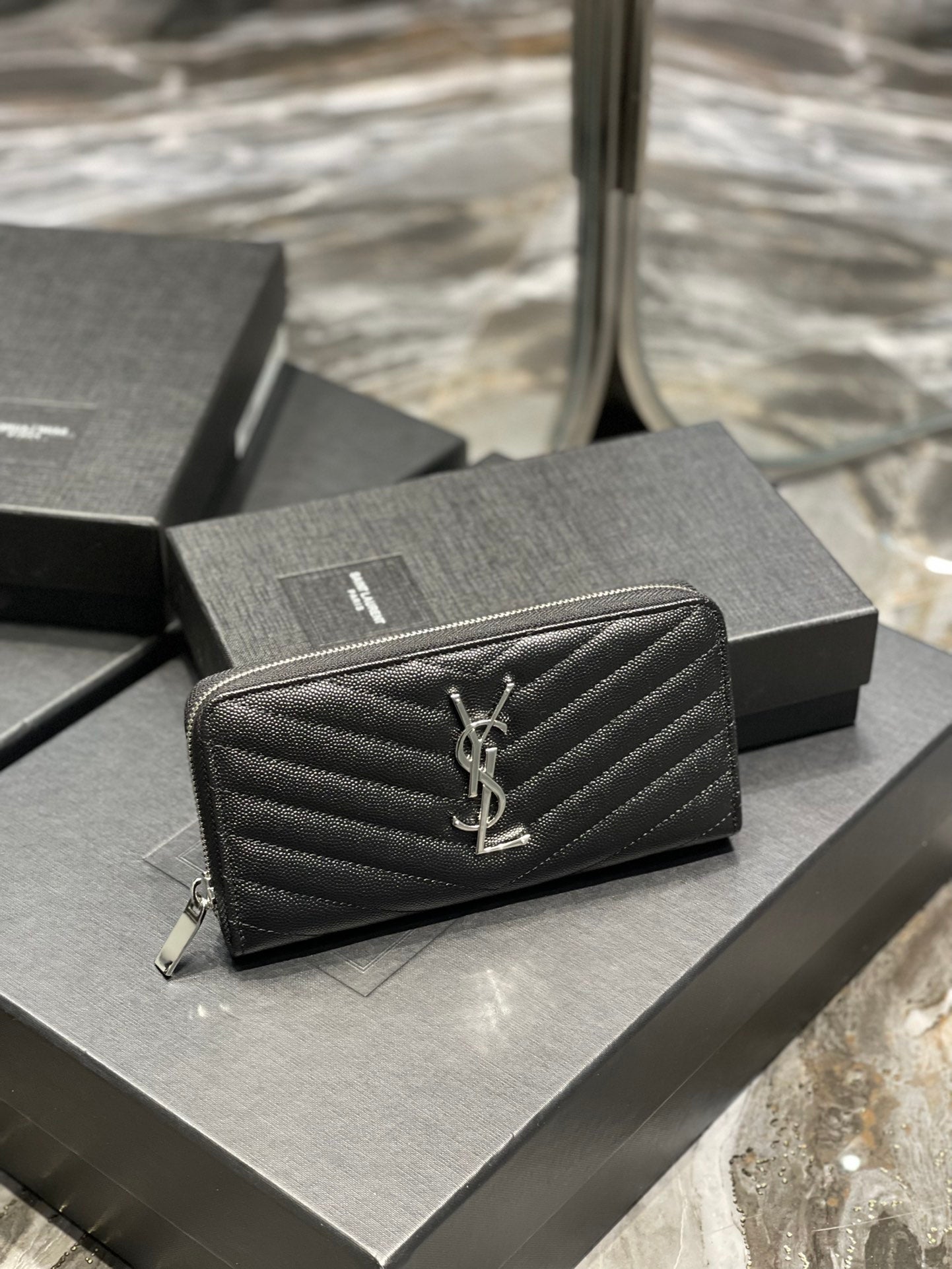YSL 拉鍊長夾 黑色銀扣