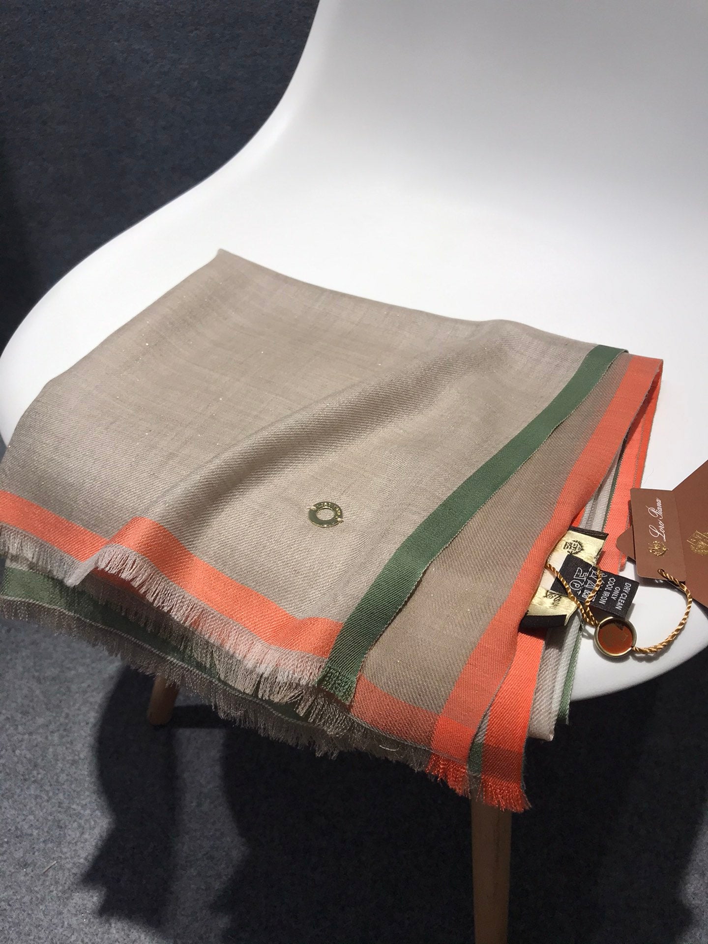 L-Piana-漸變色細線條羊絨金屬絲圍巾-110*110cm