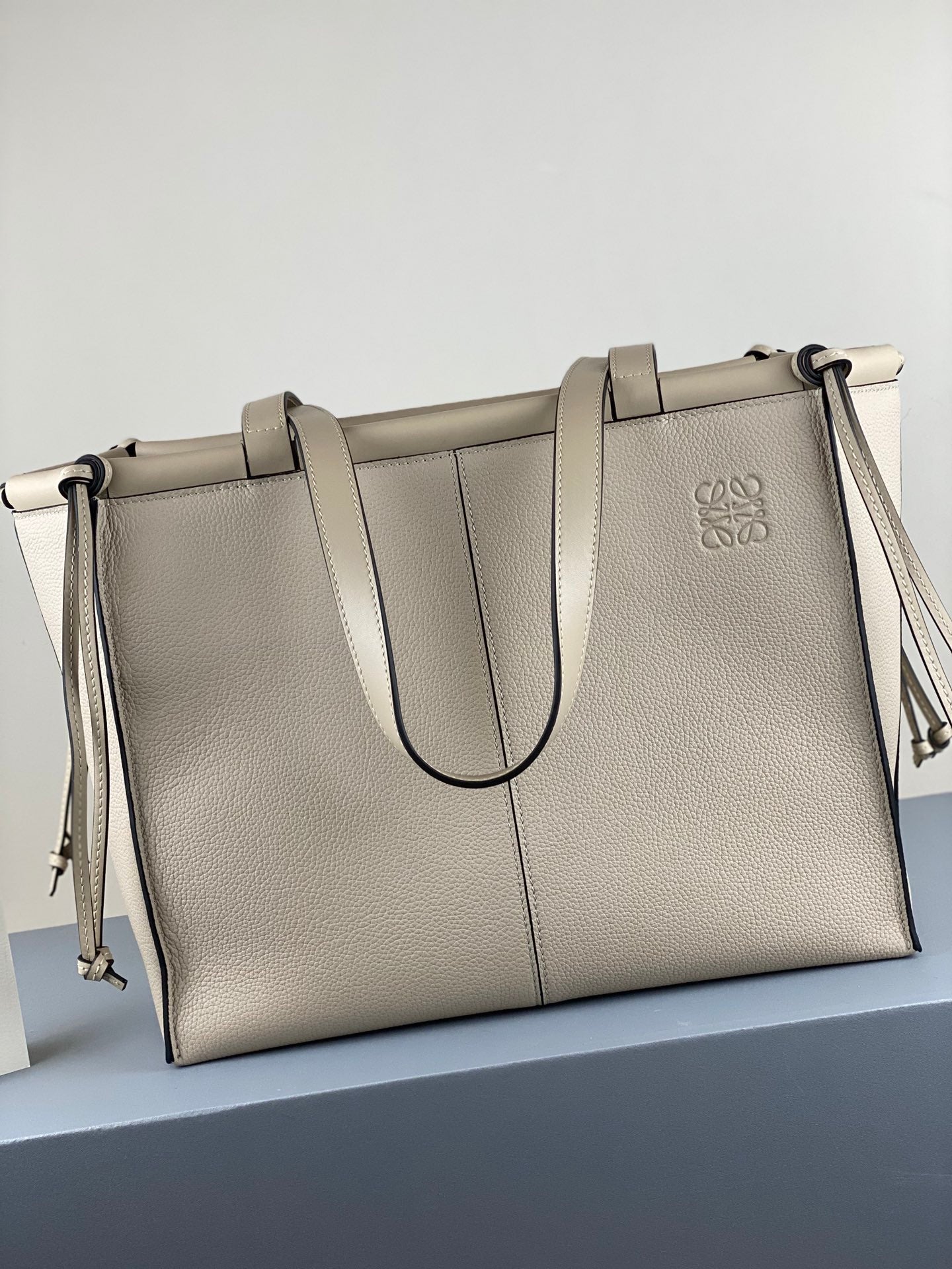 羅L威-Cushion tote 小號