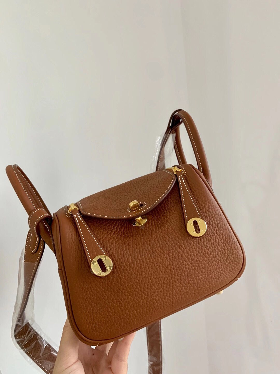 熱銷款 Hermes Mini Lindy-37 Gold 金棕色-金扣