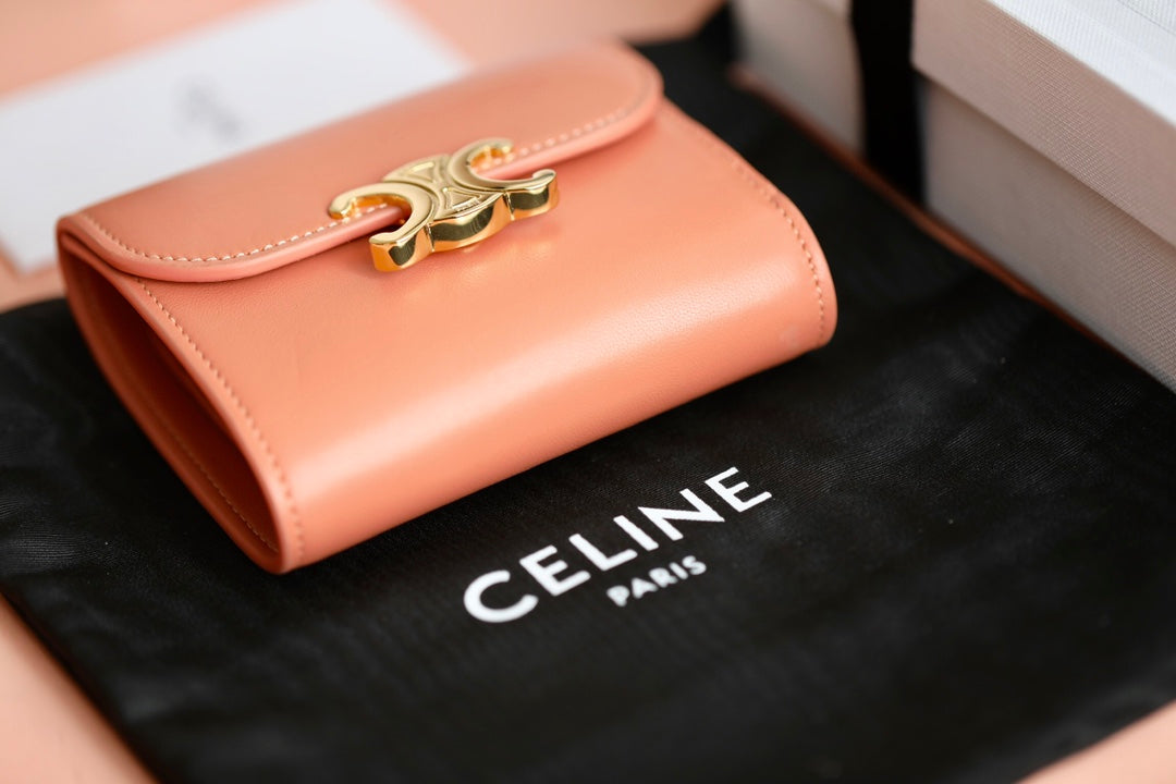 Celine TRIOMPHE 小號亮澤羊皮翻蓋錢包-荔枝色