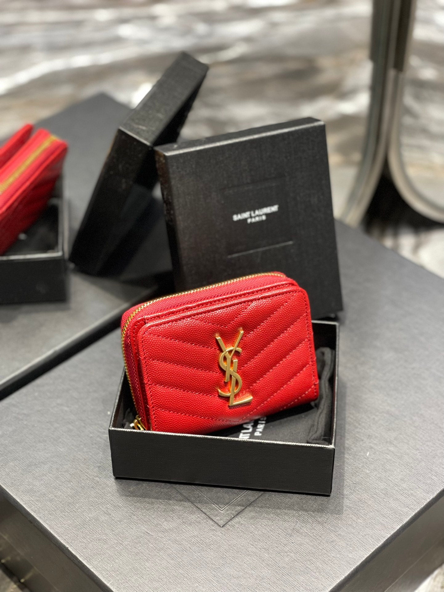 YSL 拉鍊短夾-紅色金扣
