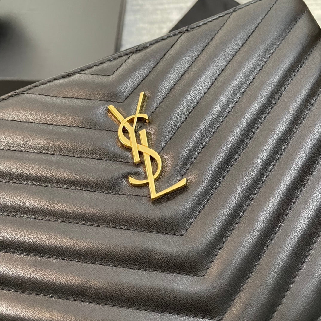 YSL經典MONOGRAM小號絎縫皮革手包-黑色小牛皮金扣