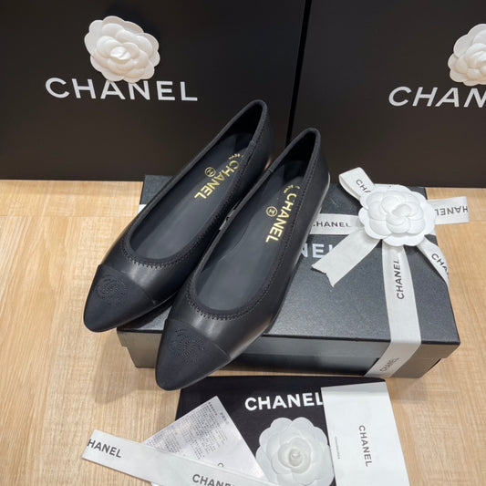小香家-黑色尖頭平底鞋