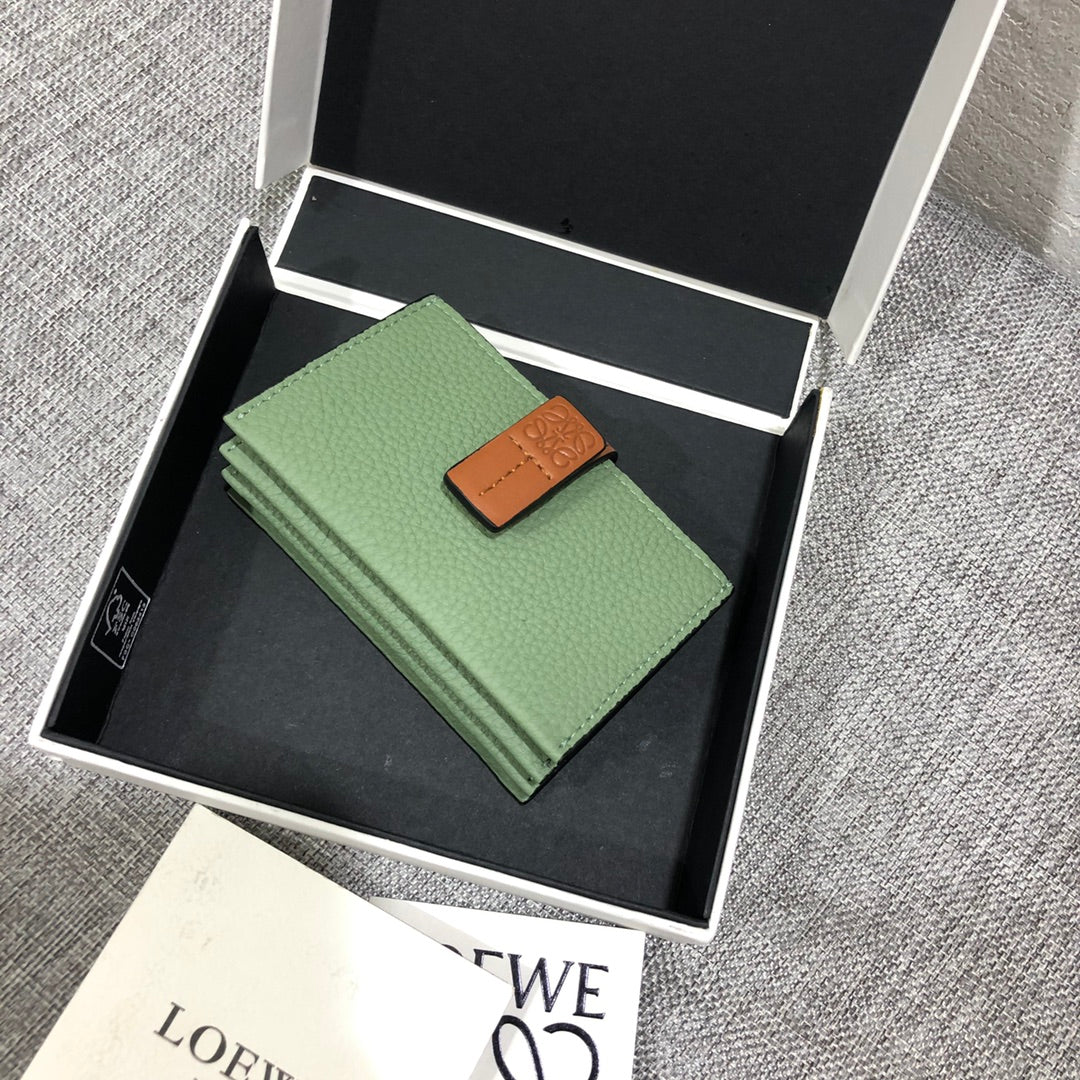 Loewe 搭扣小卡包或名片夾