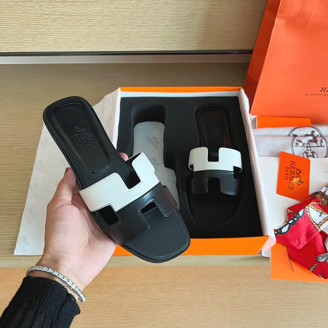 小愛款-經典H拖鞋 拼色皮面 黑白色