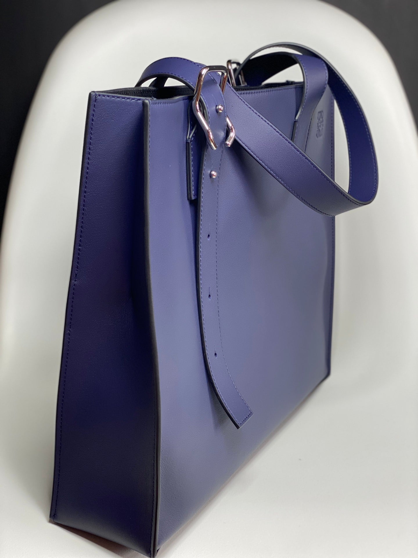 羅L威-Buckle Horizontal Tote 手袋