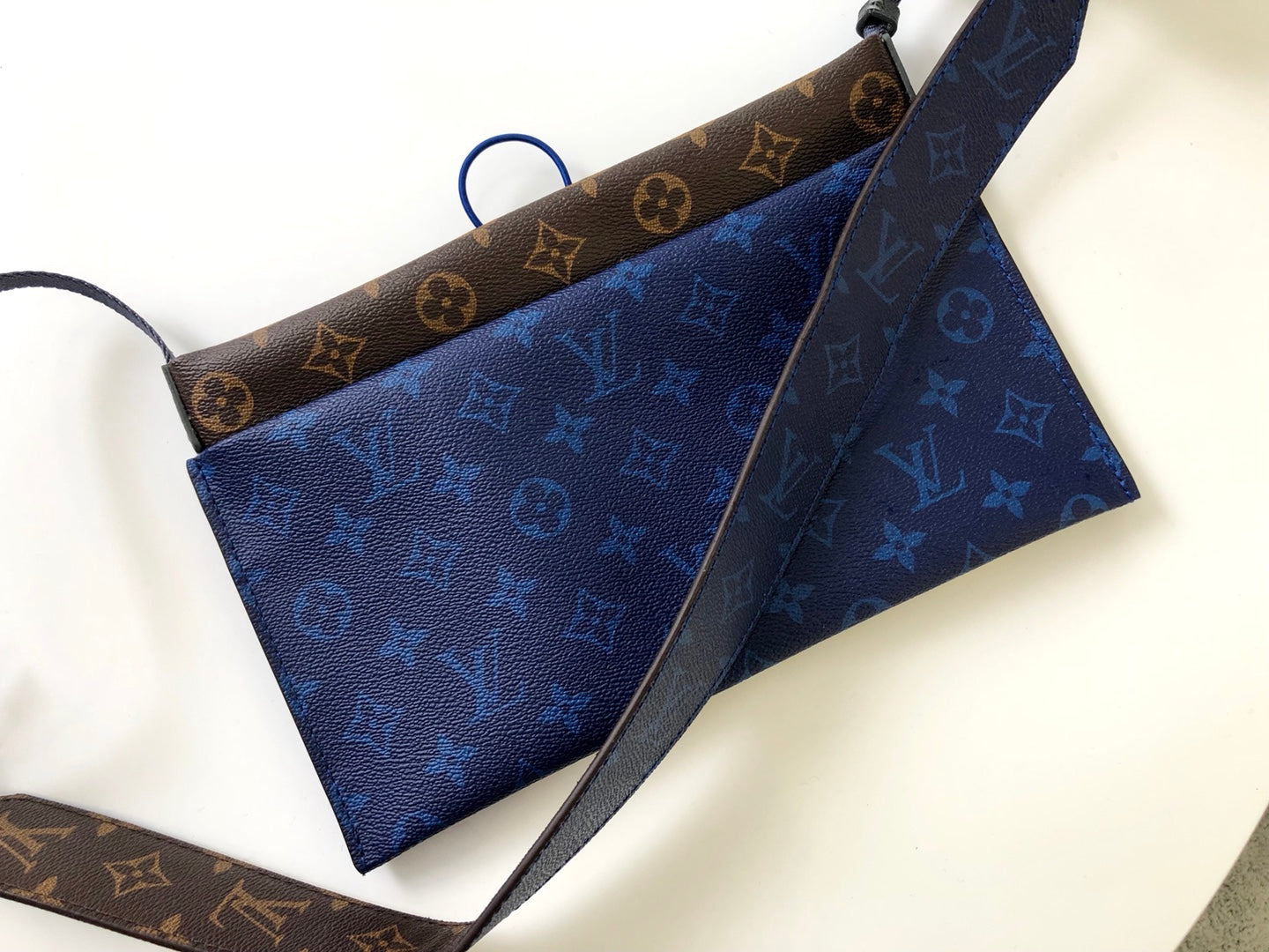 Lou-SMALL POUCH 手拿包 肩背包 老花藍色