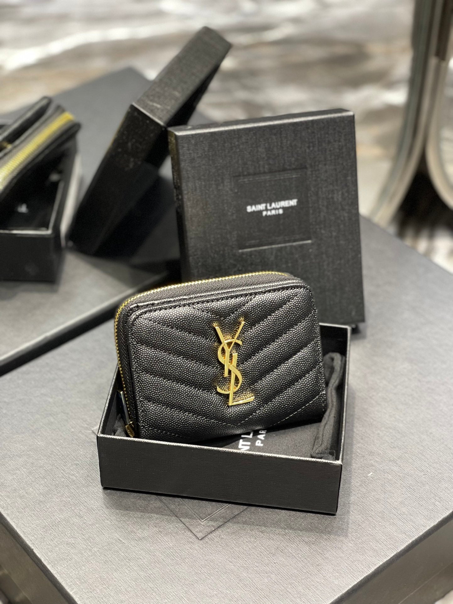 YSL 拉鍊短夾 黑色金扣