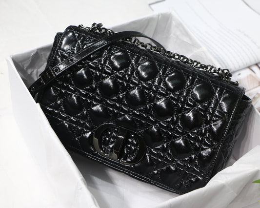 Dior Caro 褶皺漆皮系列 大號28cm-黑色