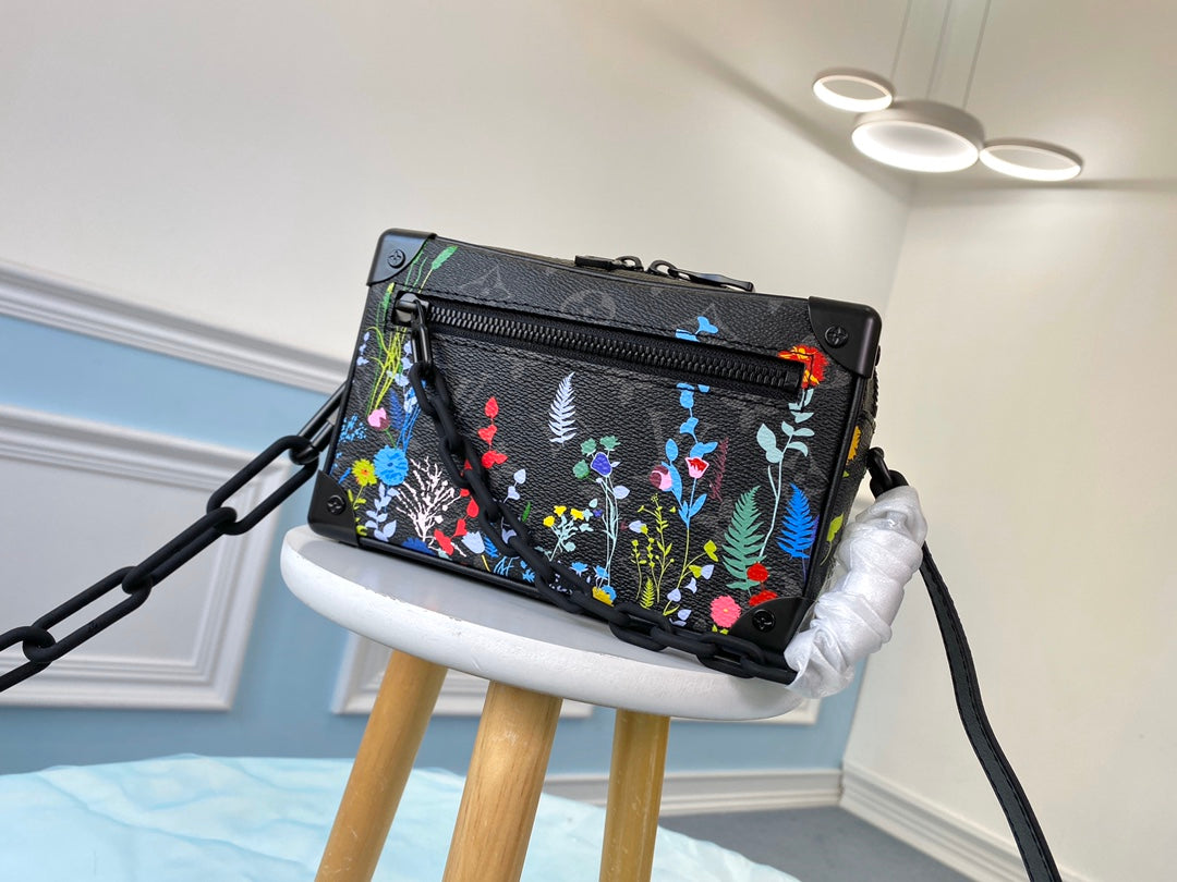 M44480 路L家-MINI SOFT TRUNK 手袋 郵差包