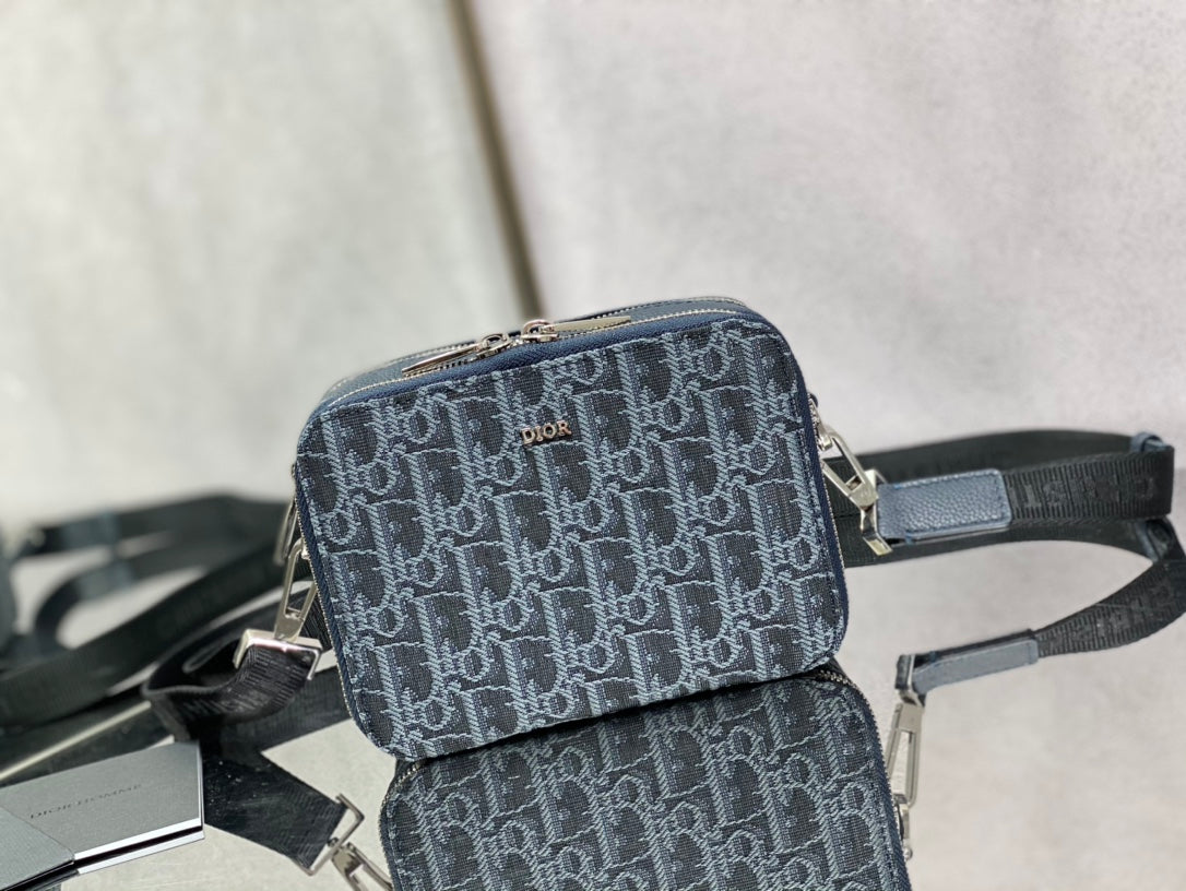 Dior 經典相機包-17*5*12cm