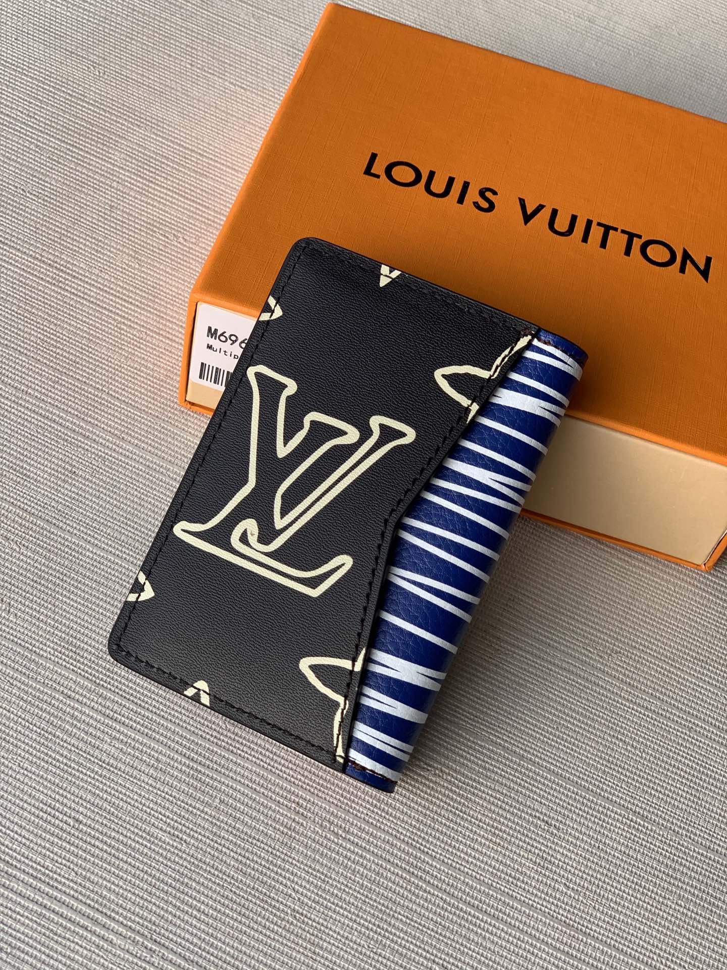 LV M69737 口袋短夾