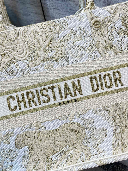 Dior Book Tote-小號36.5cm-金色老虎 聖誕限定