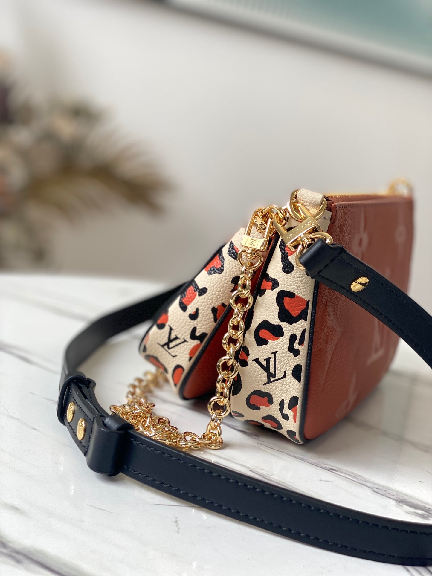 M80399 路L家-豹紋系列 Multi Pochette Accessories 手袋 三合一包