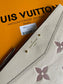 LV M80174 Daily 手拿包