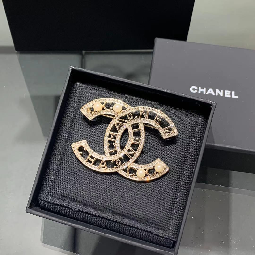 Chanel 胸針