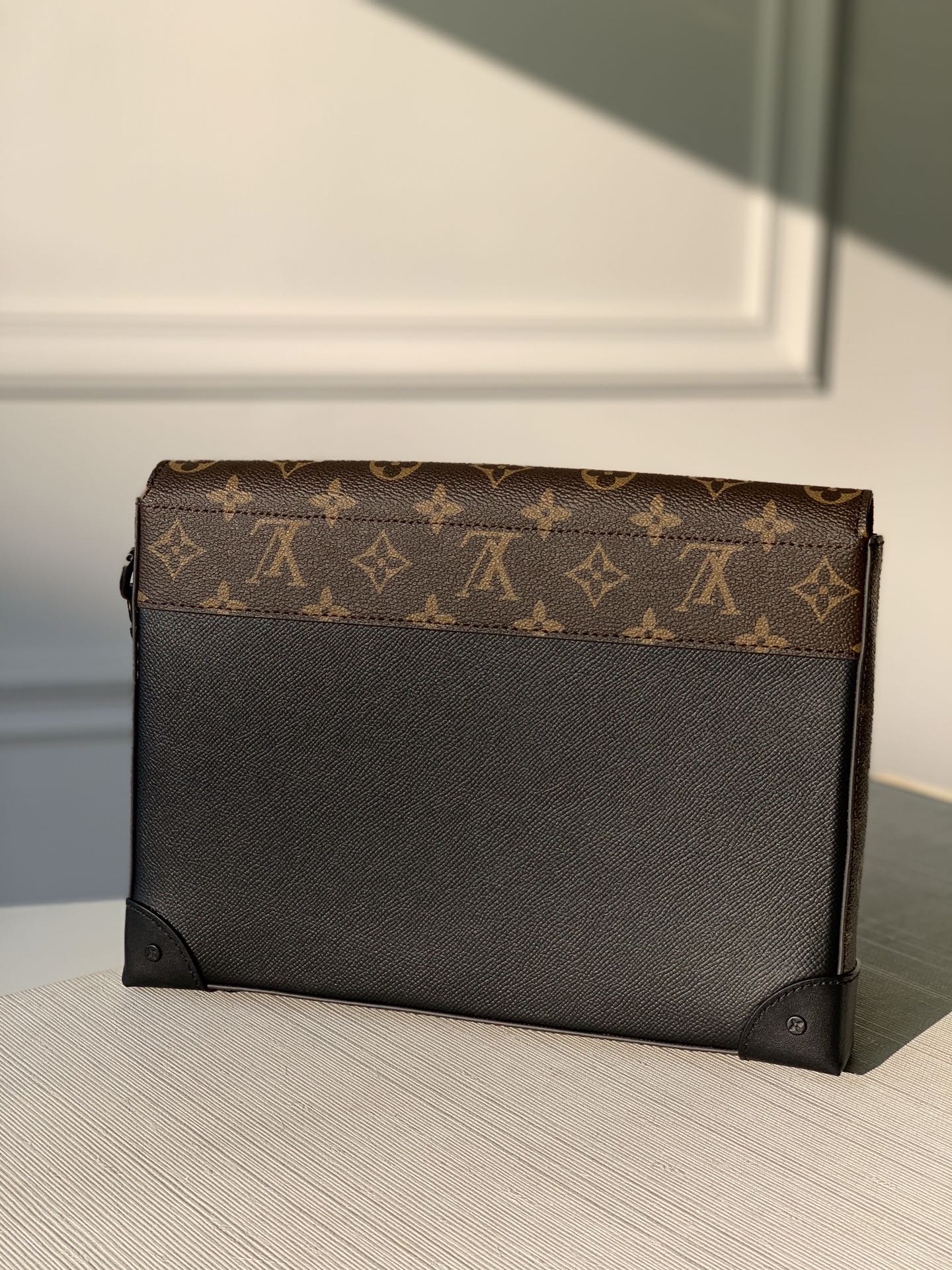 LV M30583 Pochette Voyage Steamer手拿包-黑色