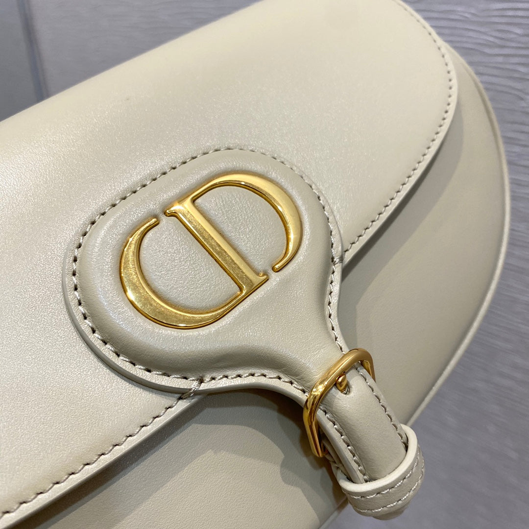 Dior Bobby系列 East-Wes 腋下包 杏色