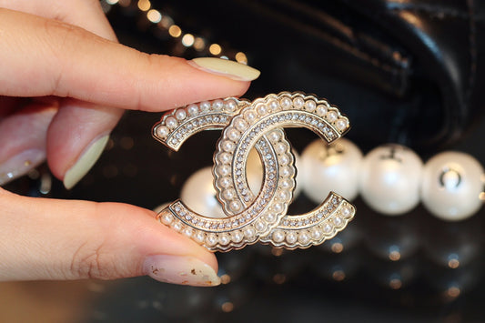 Chanel 胸針
