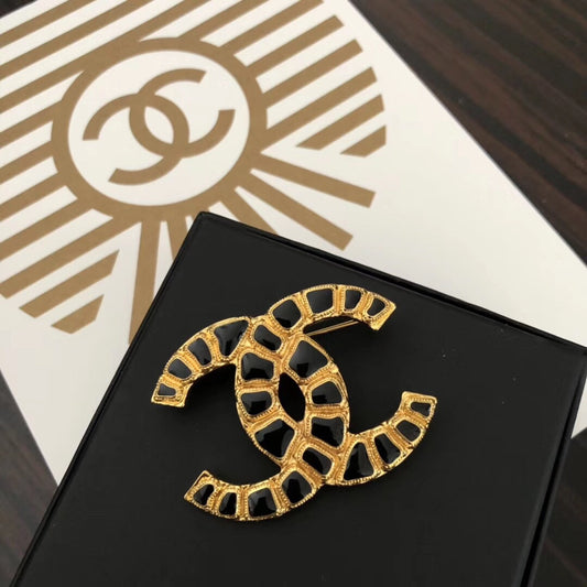 Chanel 胸針