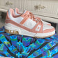 LV鞋-LV Trainer 米桃粉 休閒鞋（男女同款）