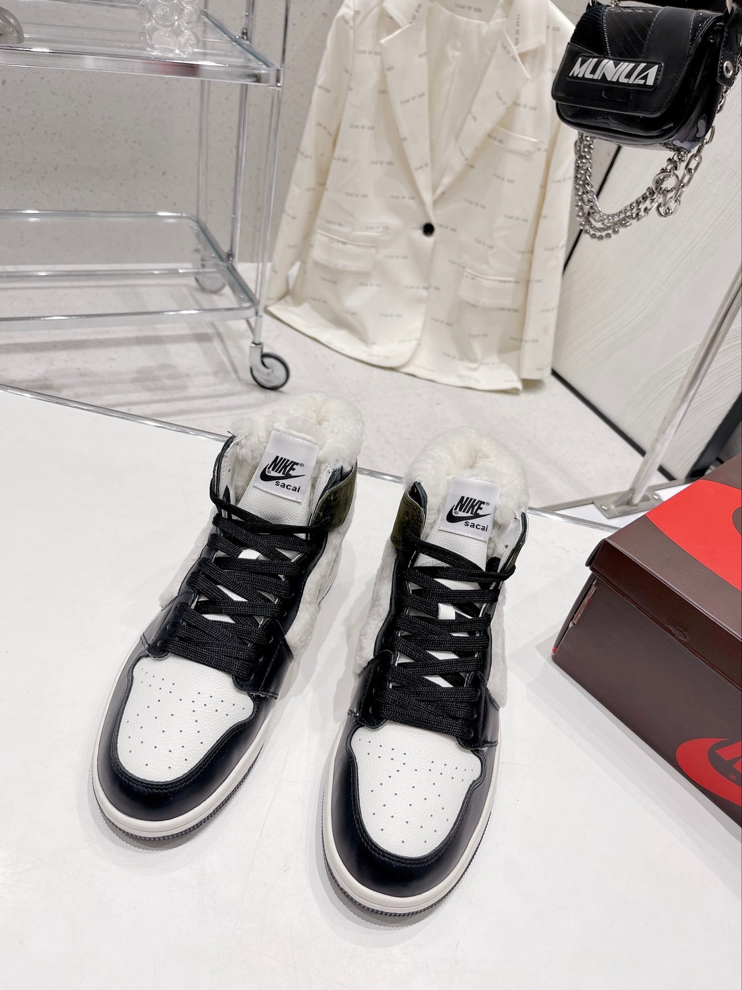 N1KE-WMNS Air Jordan 1 男女同款 毛毛款 綠色