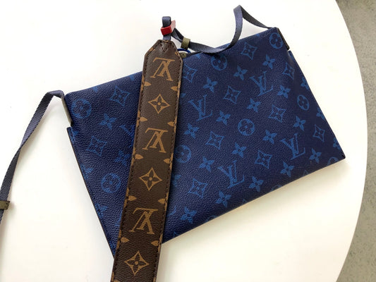 Lou-SMALL POUCH 手拿包 肩背包 老花咖色