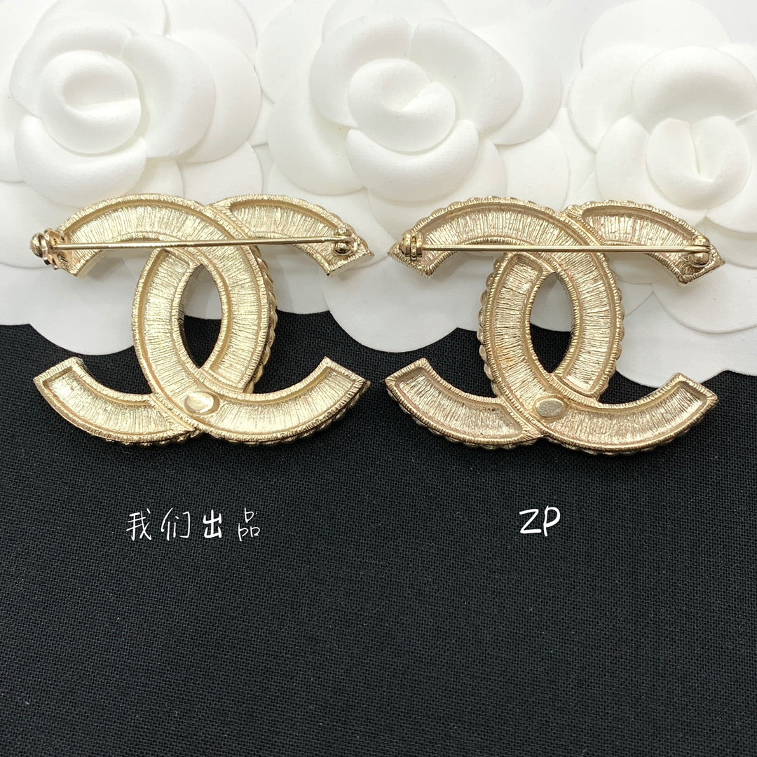 Chanel 胸針