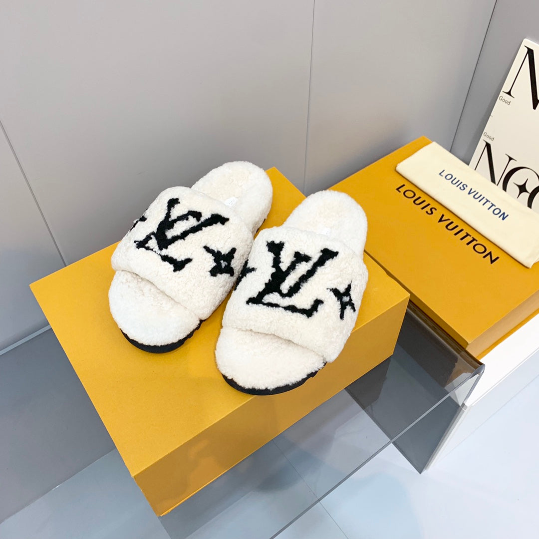 路L家-2022早春新款 毛毛拖鞋 白黑色