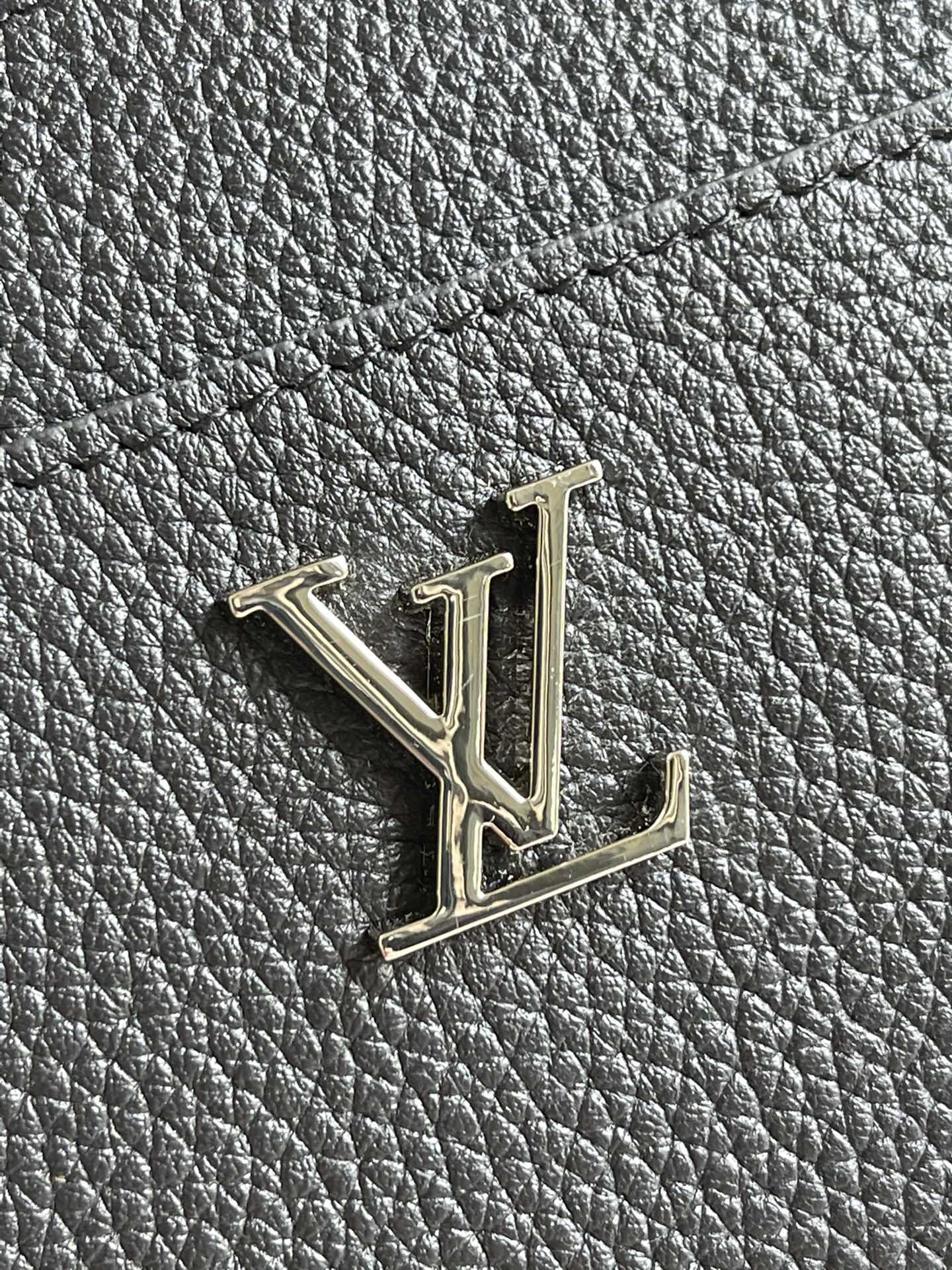 LV M62622 黑色 女士經典拉鍊長夾