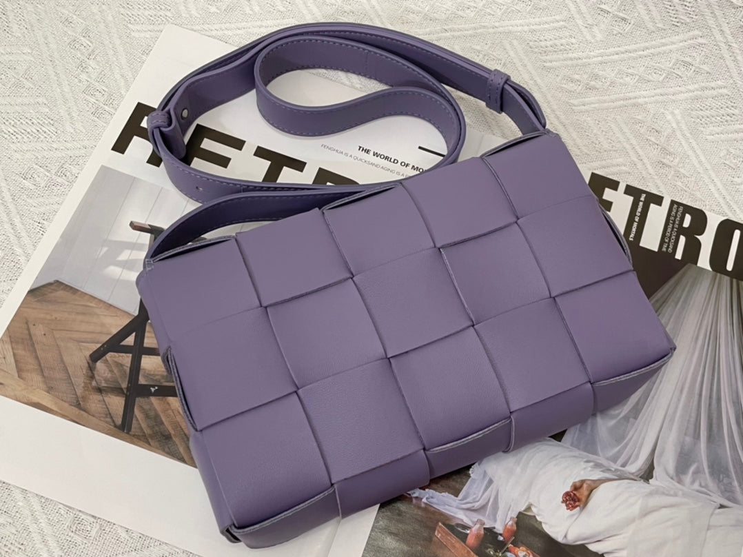 B編織-Cassette 三角標誌 編織魔方包 小羊皮 23x15x6cm