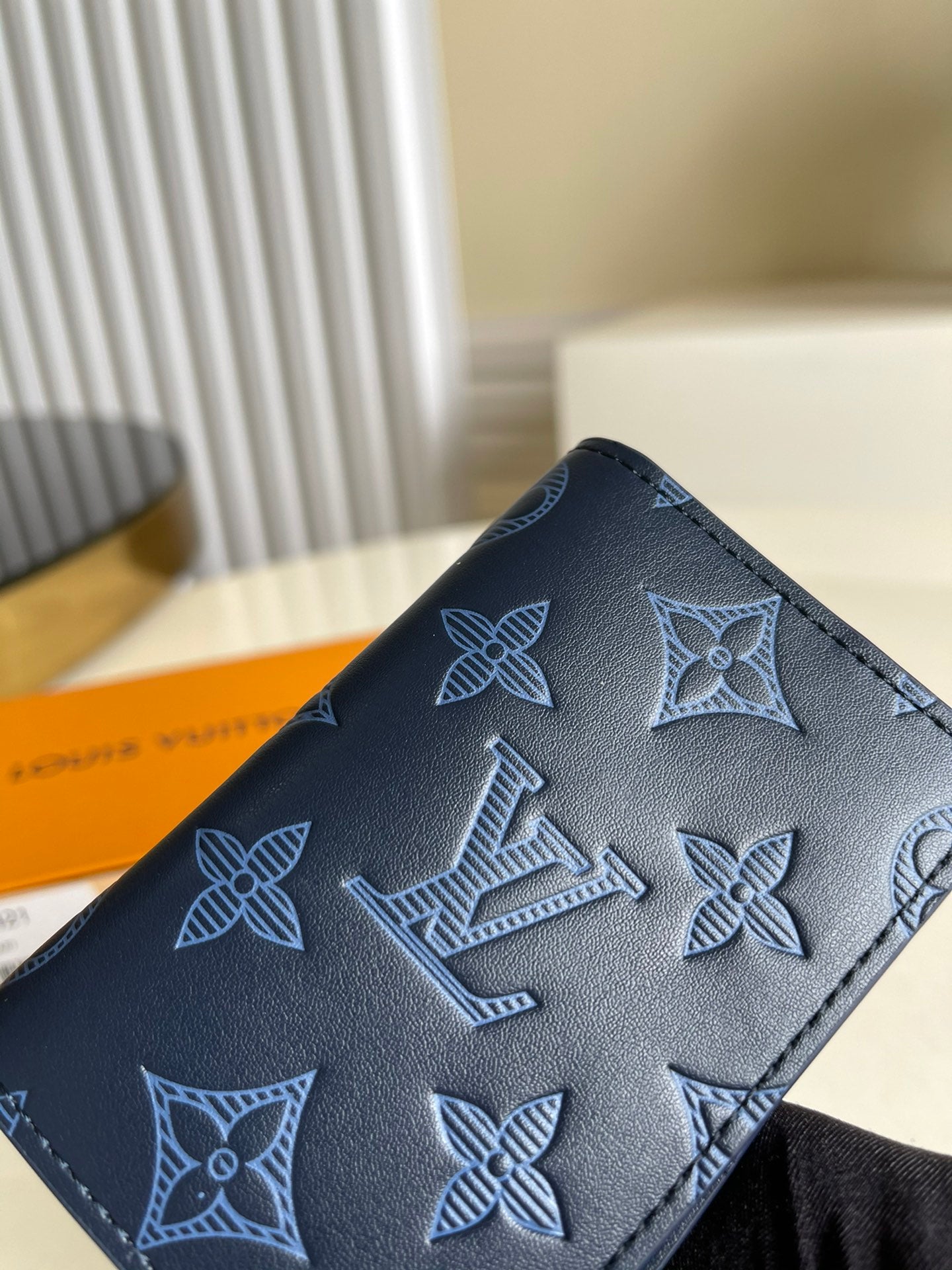 LV M80421 口袋短夾