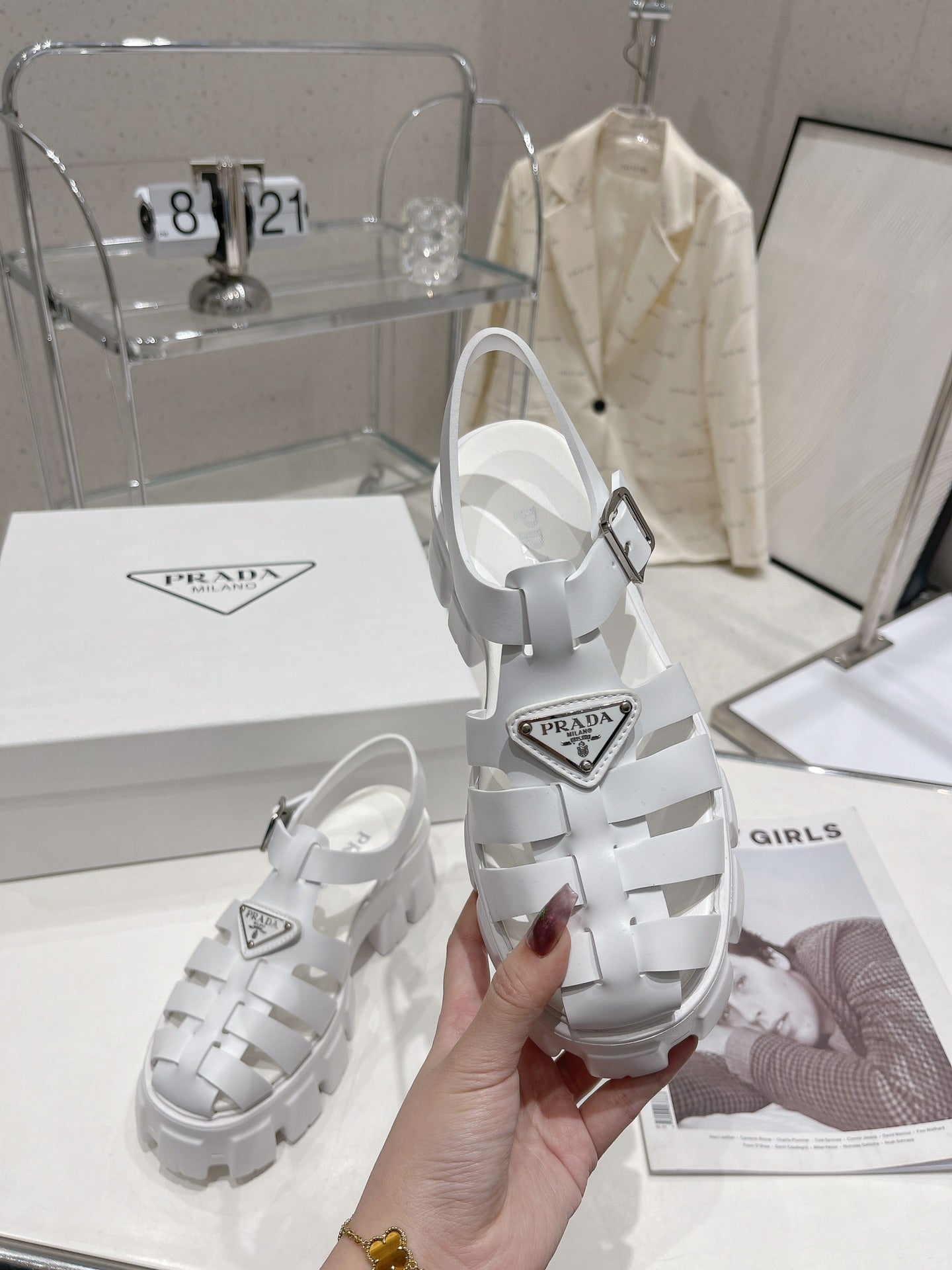 普P家-2022春夏新款 厚底涼鞋 白色