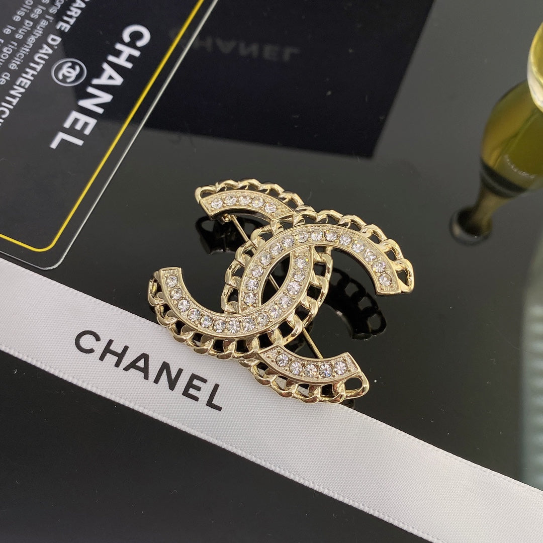 Chanel 胸針