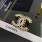 Chanel 胸針